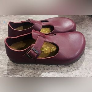 Women’s Birkenstock 
BUTTER SOFT RED LEATHER -RARE Paris Mary Jane Style